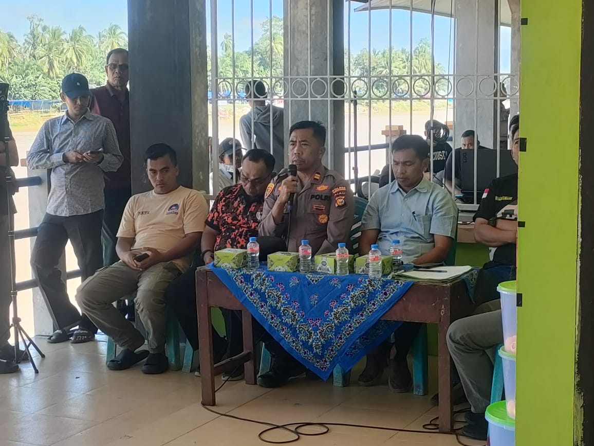 Kapolsek Pangean Sampaikan Arahan Tegas demi Kelancaran dan Sportivitas Lomba di Event Pacu Jalur Rayon III